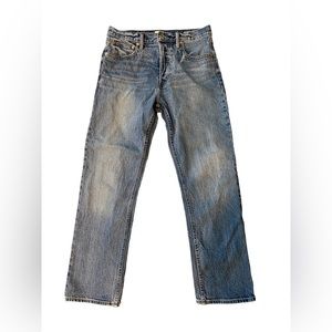 NWOT Gap Straight Sz 28 R